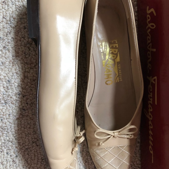 Ferragamo Beige Calf Leather Slips ons Sz 6.5 AA - Picture 2 of 5